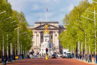 Buckingham Palace with Victoria Memorial view