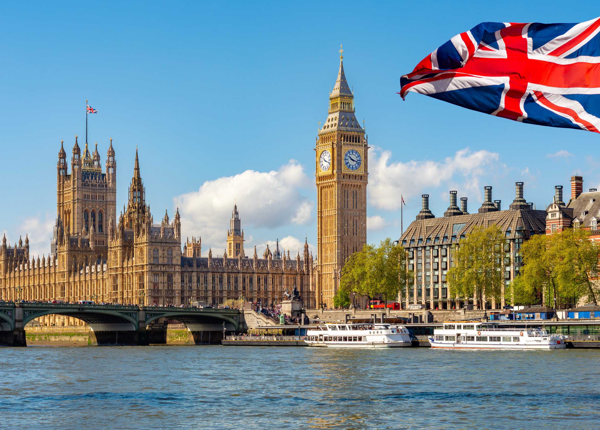 Top 10 Cities for Immigrants & Expats to Live In the UK